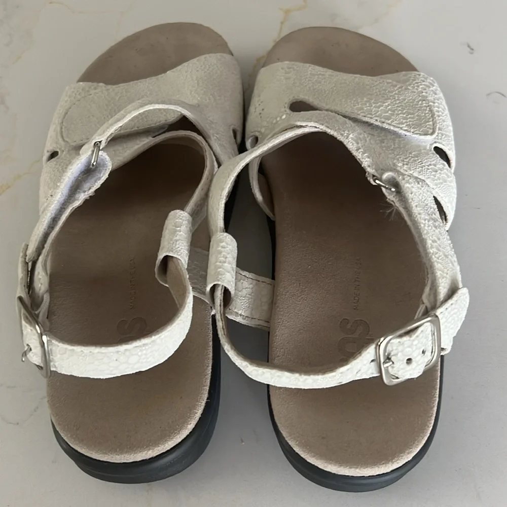SAS women sandals color: white                       Size: 6.5 M - Picture 6 of 12